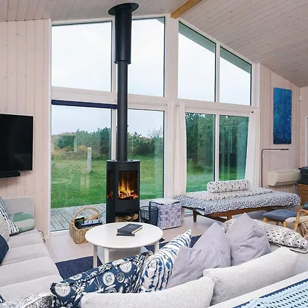 4 Star In Store Fuglede Ornum