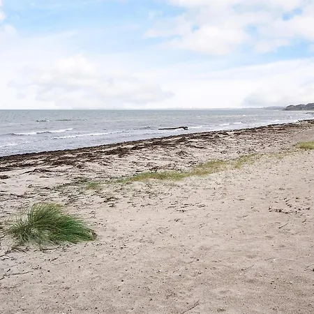 4 Star In Store Fuglede * Ornum